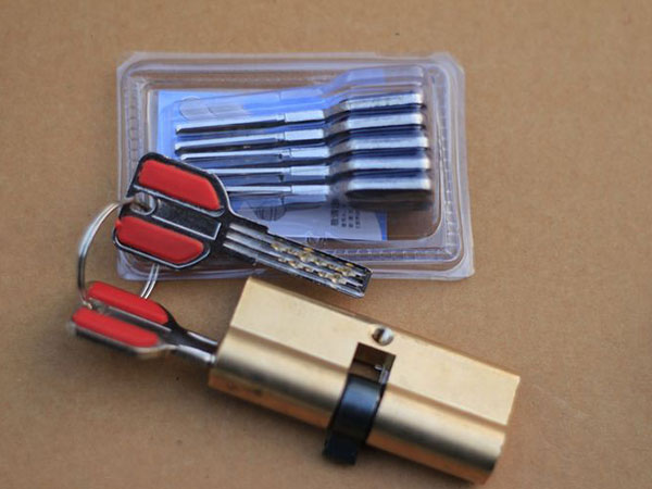 乌苏24小时上门开锁公司